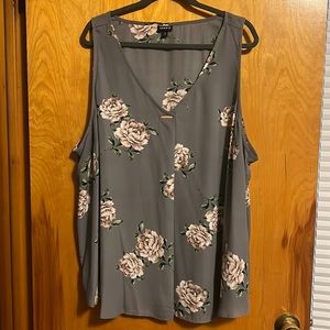Torrid 4x gray floral blouse